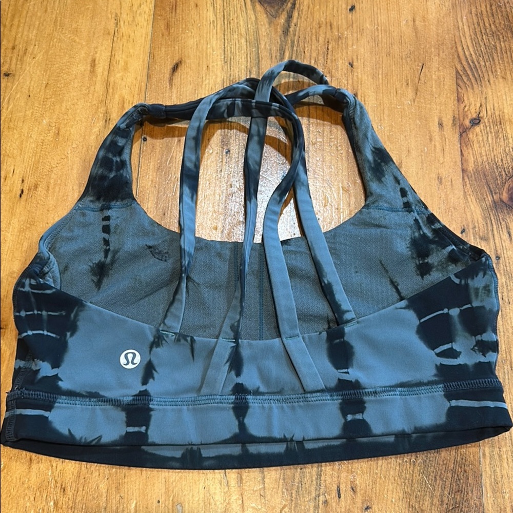 Lululemon sports bra athletica size 6